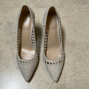 Marc Fisher 3.5” pumps